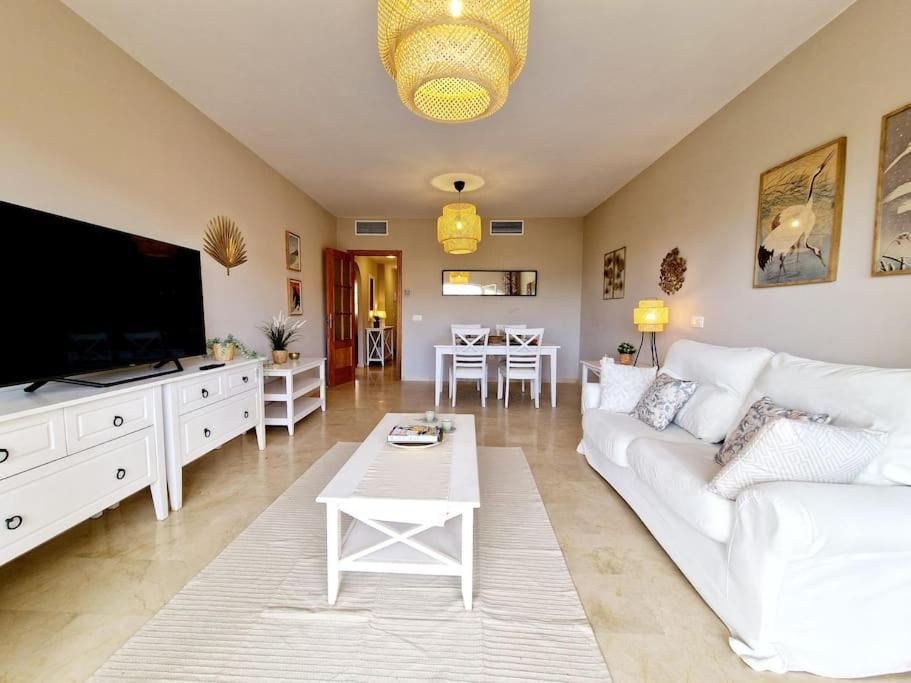 Ferienwohnung Royal Golf View: 2Br, Pools & Ac Sitio de Calahonda Exterior foto