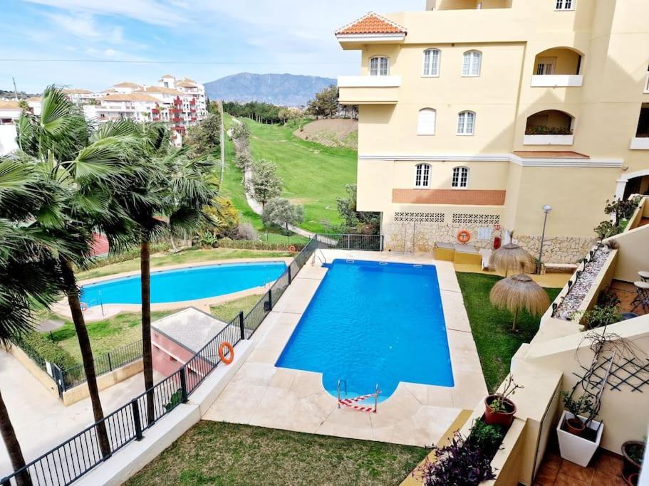 Ferienwohnung Royal Golf View: 2Br, Pools & Ac Sitio de Calahonda Exterior foto