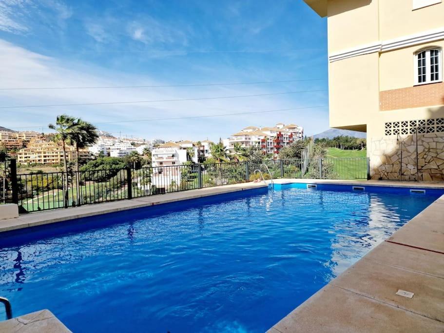 Ferienwohnung Royal Golf View: 2Br, Pools & Ac Sitio de Calahonda Exterior foto